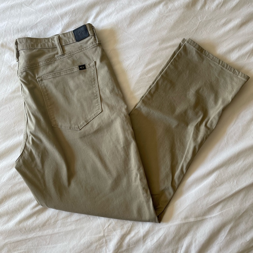 Dockers | Alpha Khaki Supreme Flex Straight Fit | 38 x 32 | Khaki